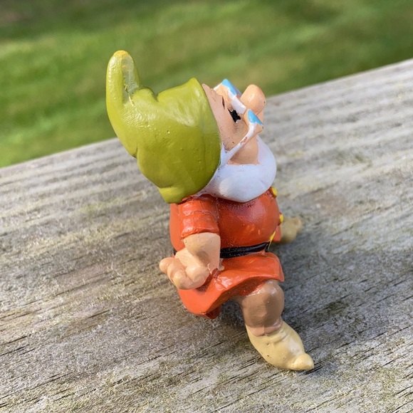 ⚜️Doc from Snow White 7 Dwarfs Plant Accessory! - Picture 2 of 7